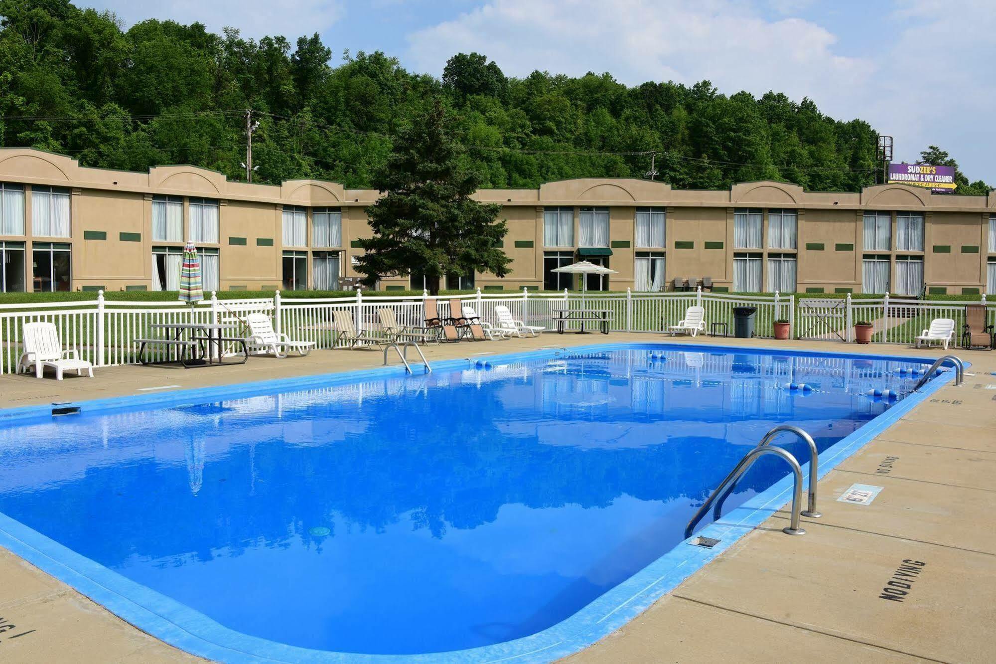 Red Roof Inn Cambridge, Oh Εξωτερικό φωτογραφία